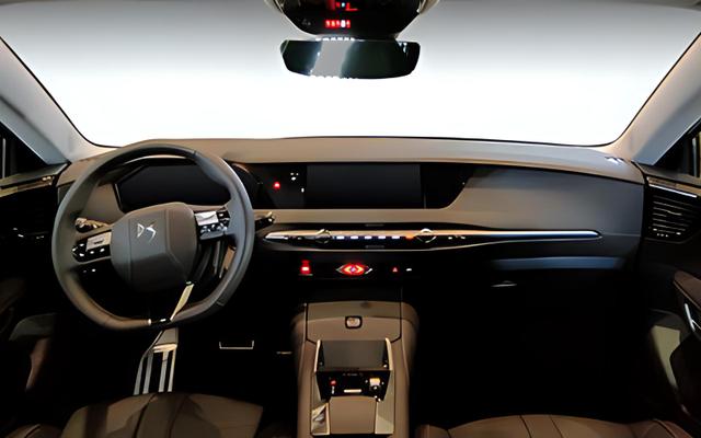 DS Automobiles Nº4 Hybrid Etoile + Alcantara, Beispielbilder, ggf. teilweise mit Sonderausstattung