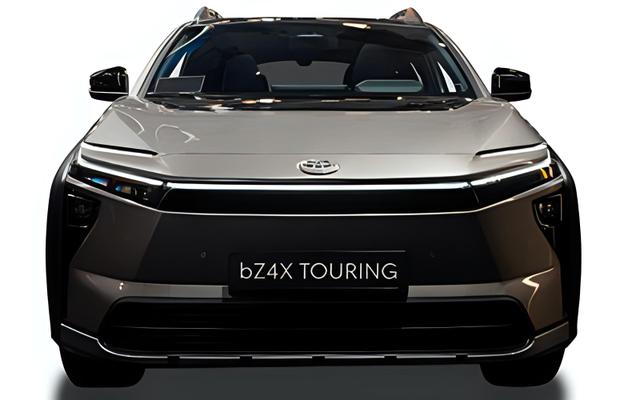 Toyota bZ4X Touring 75 kWh Teamplayer, Die hier gezeigten Fotoaufnahmen zeigen Fahrzeuge der bezeichneten Modellreihe. Manche entstanden auch (noch) vor einer Modellneuerung des Herstellers. Alle von uns angebotenen Autos werden erst nach unserer Bestellung produziert.