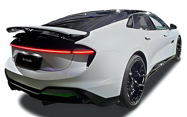 Lotus Emeya 900 Sport Carbon, Beispielbilder, ggf. teilweise mit Sonderausstattung