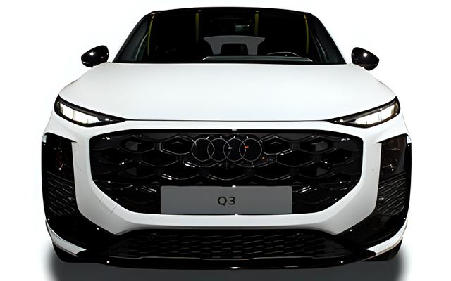 Audi Q3 e-hybrid 200kW S tronic, Die hier gezeigten Fotoaufnahmen zeigen Fahrzeuge der bezeichneten Modellreihe. Manche entstanden auch (noch) vor einer Modellneuerung des Herstellers. Alle von uns angebotenen Autos werden erst nach unserer Bestellung produziert.