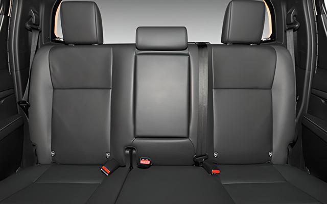 Toyota Hilux Pick-Up 4x4 Double Cab 2.8 D-4D Invincible Autom, Beispielbilder, ggf. teilweise mit Sonderausstattung