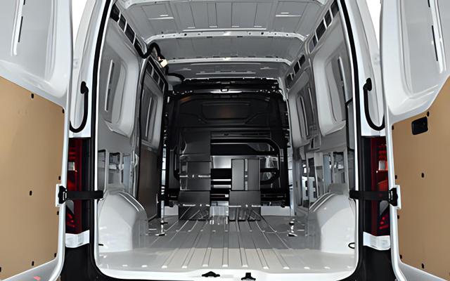 Renault Master Kastenwagen Blue dCi 170 L2H2 4,0t Advance, Beispielbilder, ggf. teilweise mit Sonderausstattung