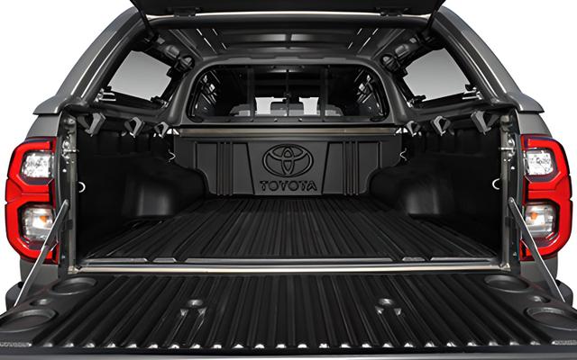 Toyota Hilux Pick-Up 4x4 Double Cab 2.8 D-4D Invincible Autom, Beispielbilder, ggf. teilweise mit Sonderausstattung