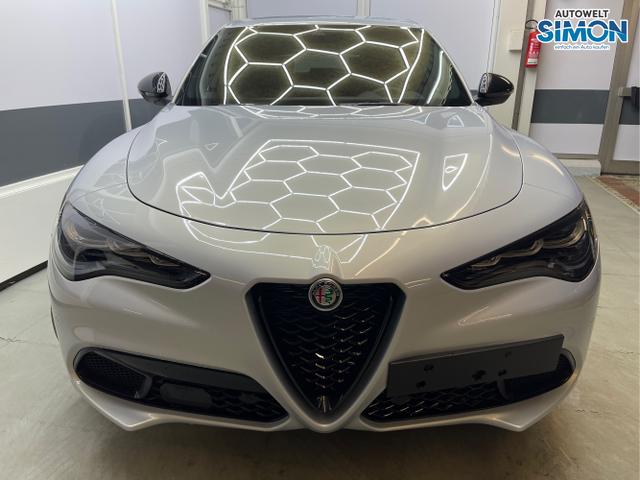 Alfa Romeo / Stelvio / Silber /  /  / 