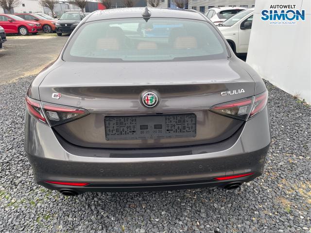 Alfa Romeo / Giulia / Weiß /  /  / 