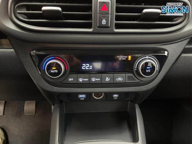 Hyundai i10 COMFORT PLUS NAVI KLIMAAUTOMATIK SHZ PDC RFK ALU 