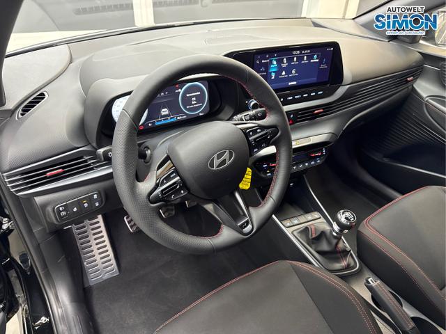 Hyundai / i20 / Schwarz /  /  / N-LINE NAVI KLIMAAUTOMATIK SHZ RFK PDC