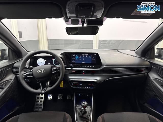 Hyundai / i20 / Schwarz /  /  / N-LINE NAVI KLIMAAUTOMATIK SHZ RFK PDC