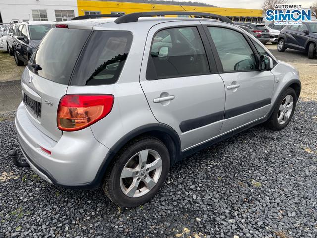 Suzuki / SX4 / Weiß /  /  / 
