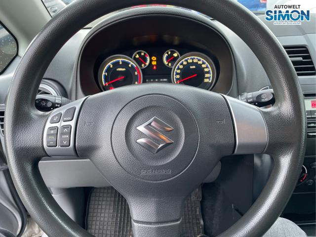 Suzuki / SX4 / Weiß /  /  / 