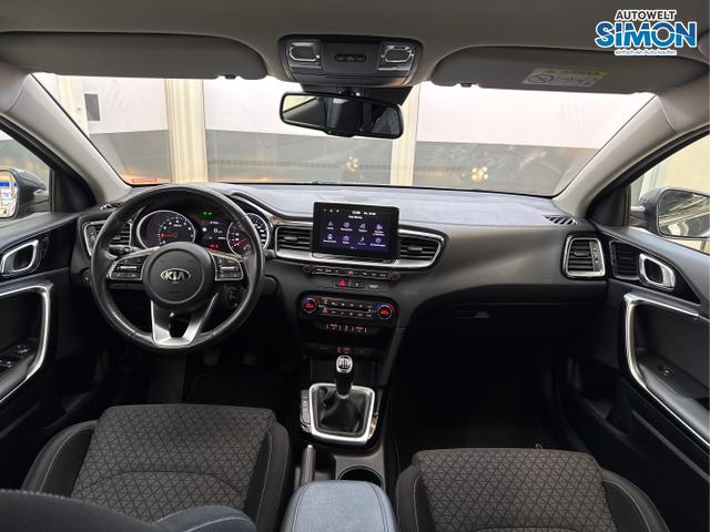 Kia / Ceed / Grau /  /  / NAVI SHZ PDC KLIMAAUTOMATIK TEMPOMAT