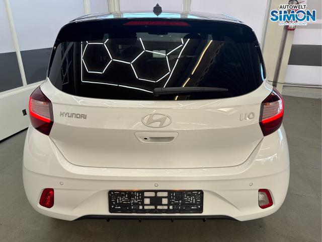 Hyundai / i10 / Weiß /  /  / AUT SHZ 16ALU SMART KEY NAVI RFK PDC