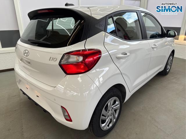 Hyundai / i10 / Weiß /  /  / NAVI RFK PDC TEMPOMAT 