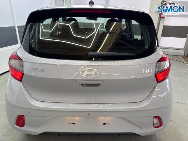 Hyundai / i10 / Grau /  /  / NAVI RFK PDC TEMPOMAT 