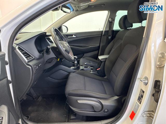 Hyundai / TUCSON / Weiß /  /  / Navi Tempomat SHZ v+h PDC