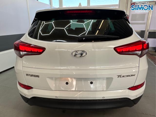 Hyundai / TUCSON / Weiß /  /  / Navi Tempomat SHZ v+h PDC