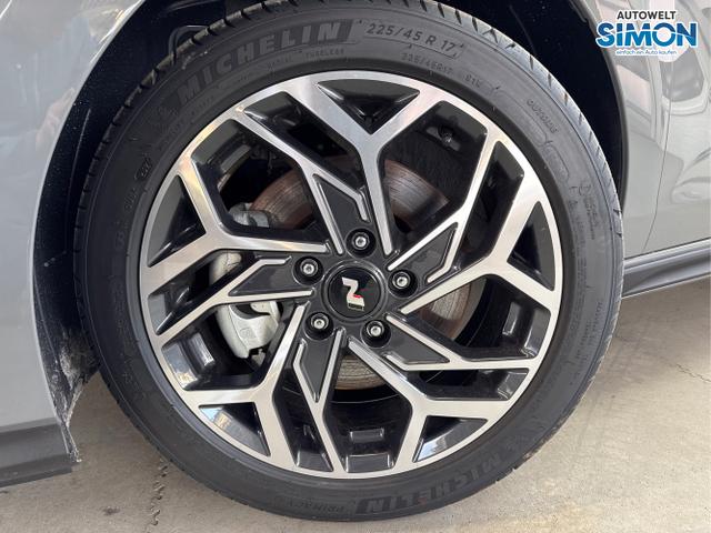 Hyundai / i30 / Grau /  /  / N-LINE SHZ NAVI PDC RFK