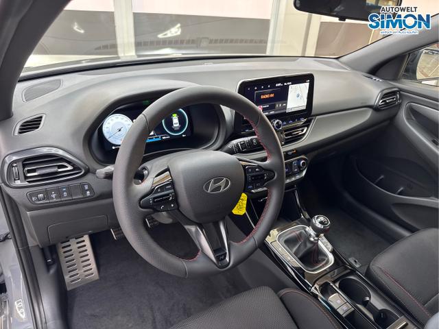 Hyundai / i30 / Grau /  /  / N-LINE SHZ NAVI PDC RFK