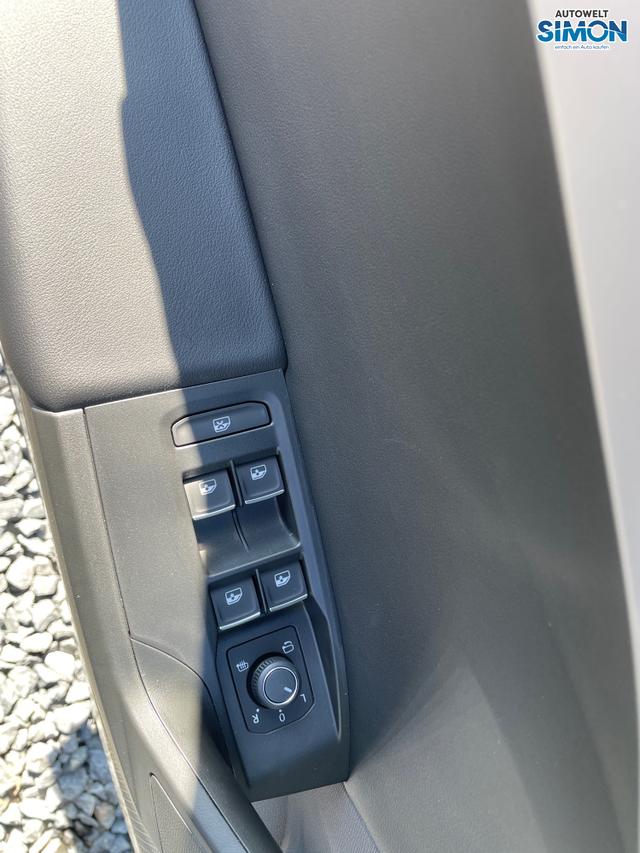 Seat / Leon / Weiß /  /  / 