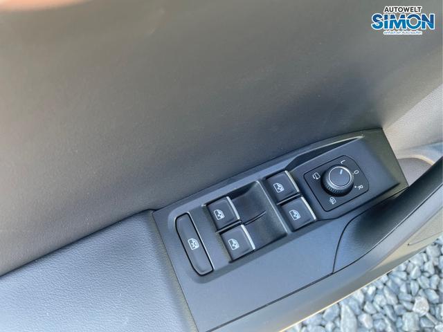 Seat / Leon / Weiß /  /  / 
