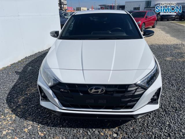 Hyundai / i20 / Weiß /  /  / 