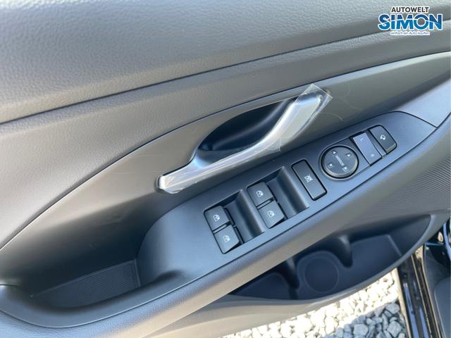 Hyundai / i30 / Weiß /  /  / 