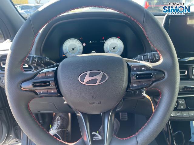 Hyundai / i30 / Weiß /  /  / 