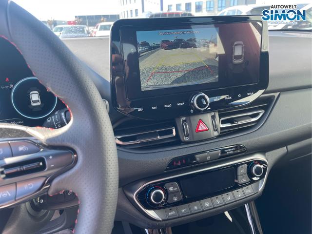 Hyundai / i30 / Weiß /  /  / 