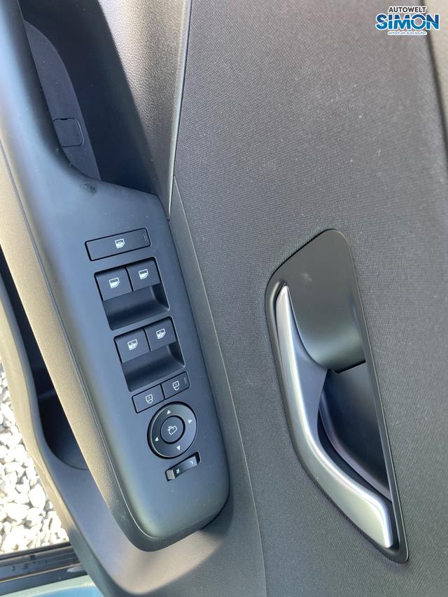 Hyundai / KONA / Weiß /  /  / 