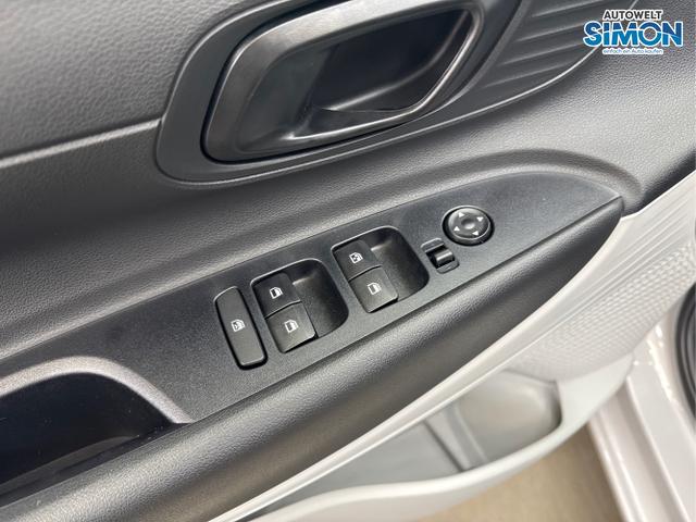 Hyundai / i20 / Grau /  /  / NAVI Klimaautomatik SHZ 
