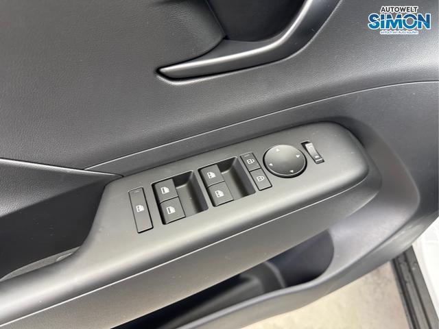 Hyundai / KONA / Weiß /  /  / DCT ACC NAVI RFK Smart Key
