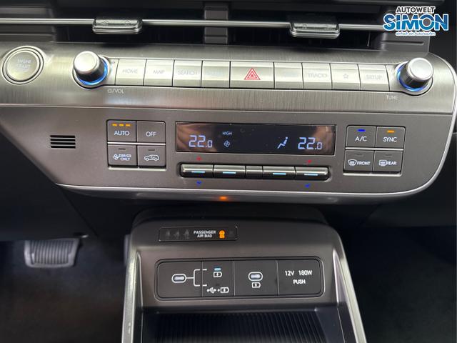 Hyundai / KONA / Weiß /  /  / DCT ACC NAVI RFK Smart Key