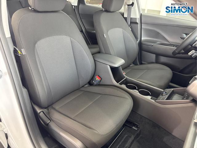 Hyundai / KONA / Weiß /  /  / DCT ACC NAVI RFK Smart Key