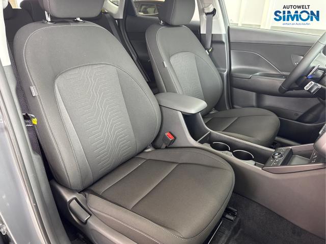 Hyundai / KONA / Grau /  /  / DCT ACC SHZ NAVI 18ALU 