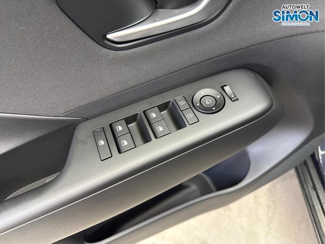 Hyundai / KONA / Blau /  /  / DCT ACC SHZ NAVI 18ALU 