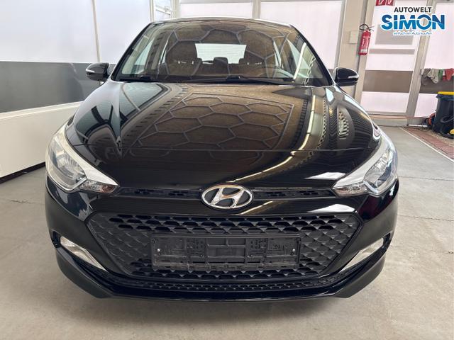 Hyundai / i20 / Schwarz /  /  / RADIO KLIMA EL.PAKET
