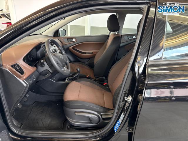 Hyundai / i20 / Schwarz /  /  / RADIO KLIMA EL.PAKET