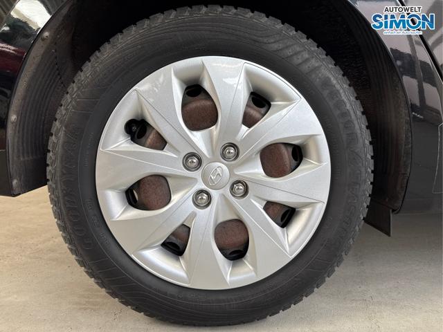 Hyundai / i20 / Schwarz /  /  / RADIO KLIMA EL.PAKET