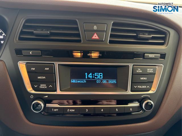 Hyundai / i20 / Schwarz /  /  / RADIO KLIMA EL.PAKET
