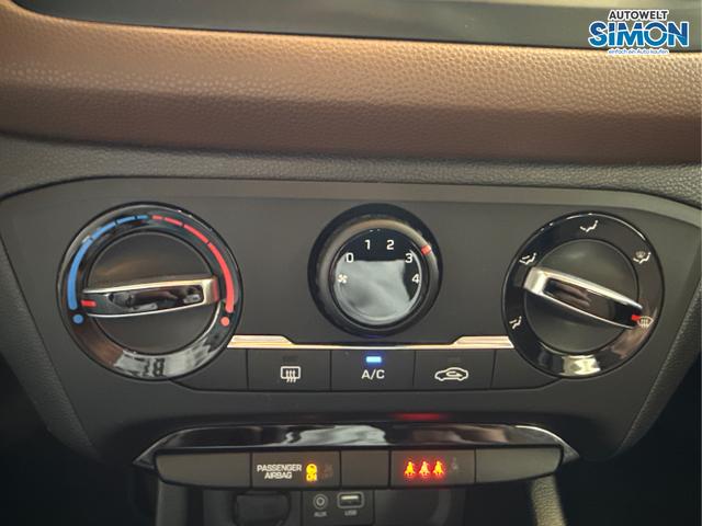 Hyundai / i20 / Schwarz /  /  / RADIO KLIMA EL.PAKET