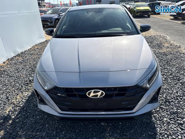 Hyundai / i20 / Weiß /  /  / 