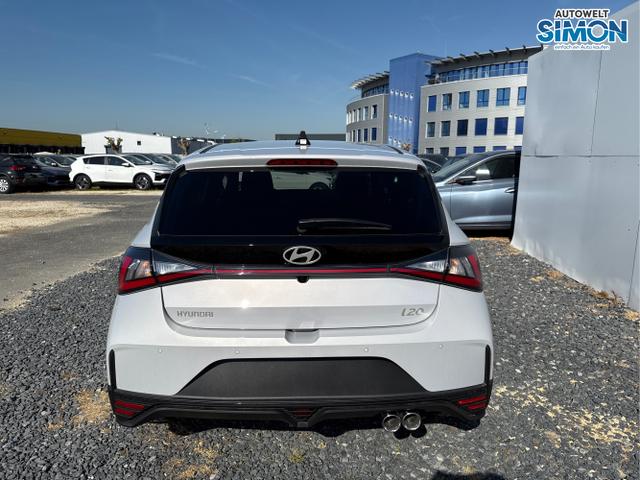 Hyundai / i20 / Weiß /  /  / 