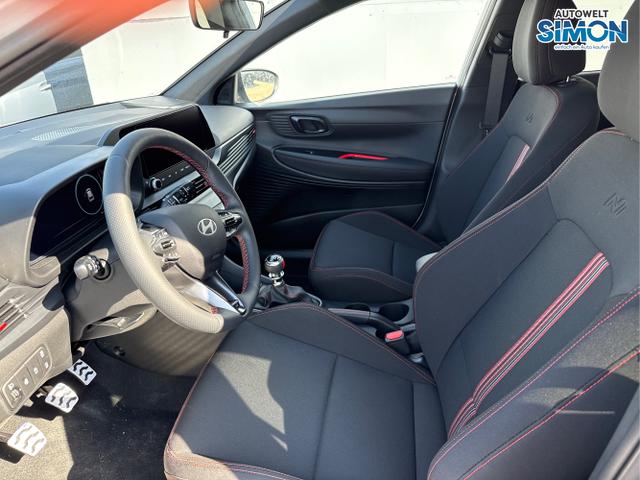 Hyundai / i20 / Weiß /  /  / 