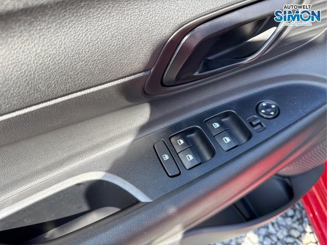 Hyundai / i20 / Weiß /  /  / 