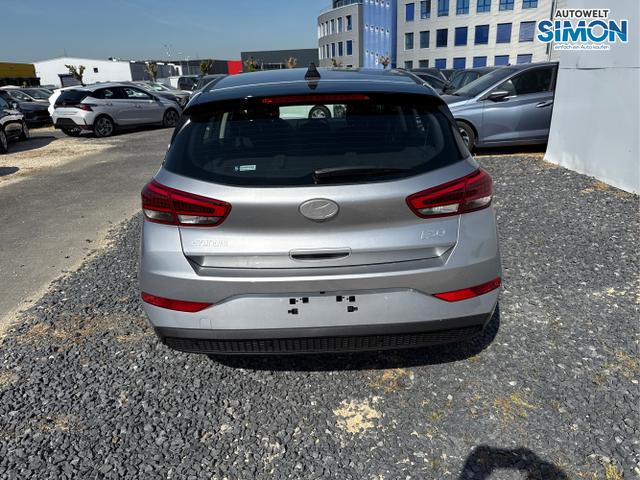 Hyundai / i30 / Weiß /  /  / 