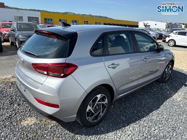 Hyundai / i30 / Weiß /  /  / 