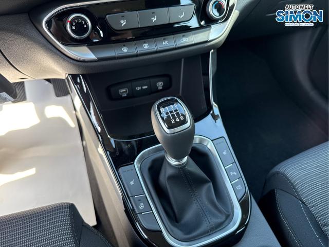 Hyundai / i30 / Weiß /  /  / 