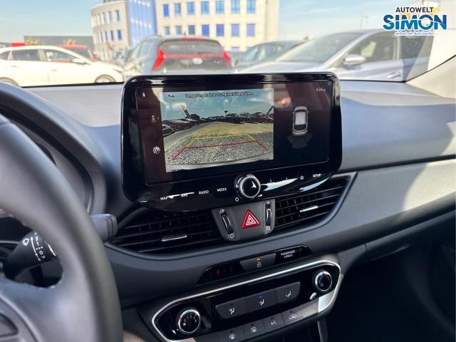 Hyundai / i30 / Weiß /  /  / 