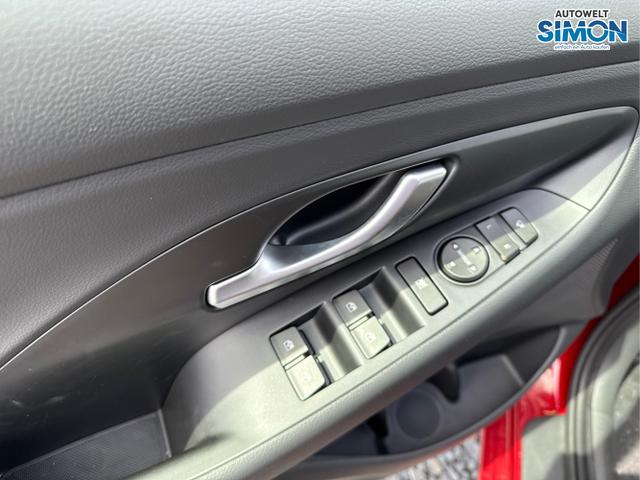 Hyundai / i30 / Weiß /  /  / 
