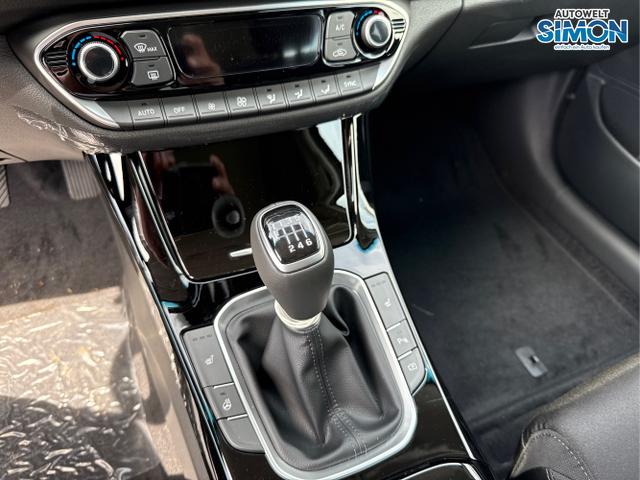 Hyundai / i30 / Weiß /  /  / 